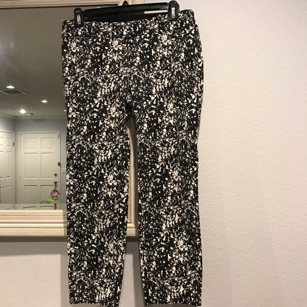 Ann Taylor Chelsea Crop Pants Black White Splatter Print Size 4P 288654